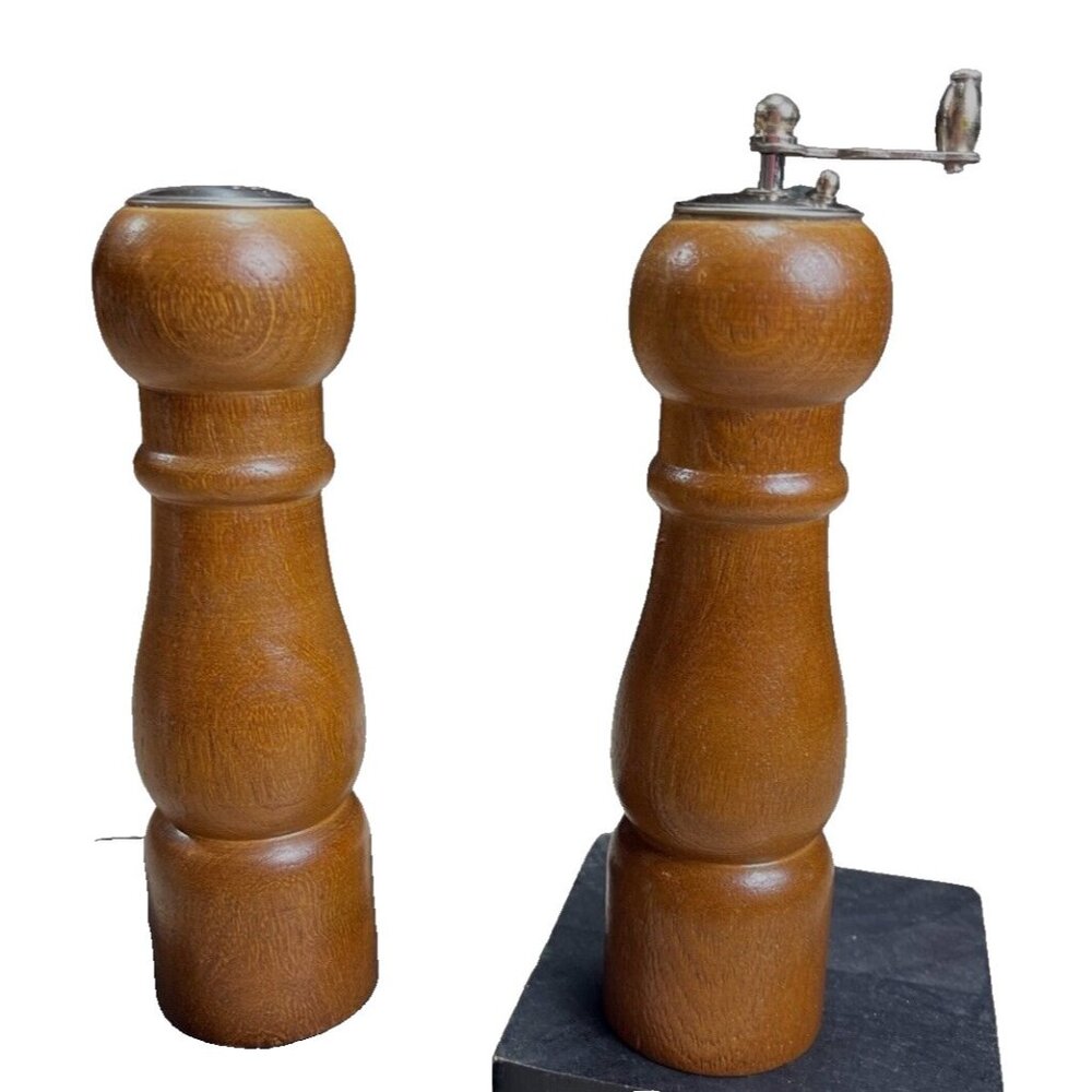 Vintage Wood Salt Shaker & Pepper Mill Set Med Brown Wood 6' H. Made in Taiwan
